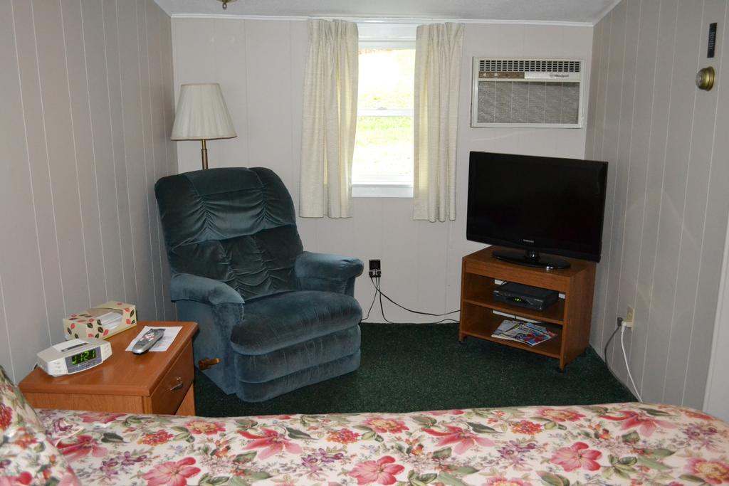 Twin City Motel Barre Habitación foto