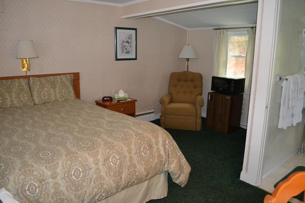 Twin City Motel Barre Habitación foto